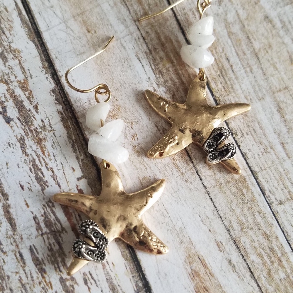 🌞SUMMER SALE🌞 Gold tone starfish earrings